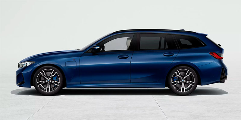 BMW 330e xDrive Touring plug-in hybridi